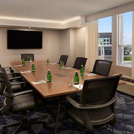 Courtyard By Marriott Kitchener Hotel Eksteriør billede