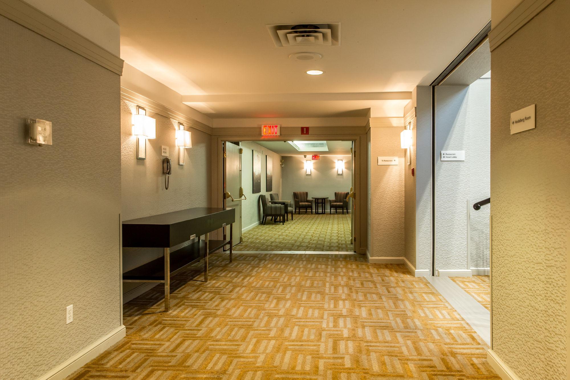 Courtyard By Marriott Kitchener Hotel Eksteriør billede
