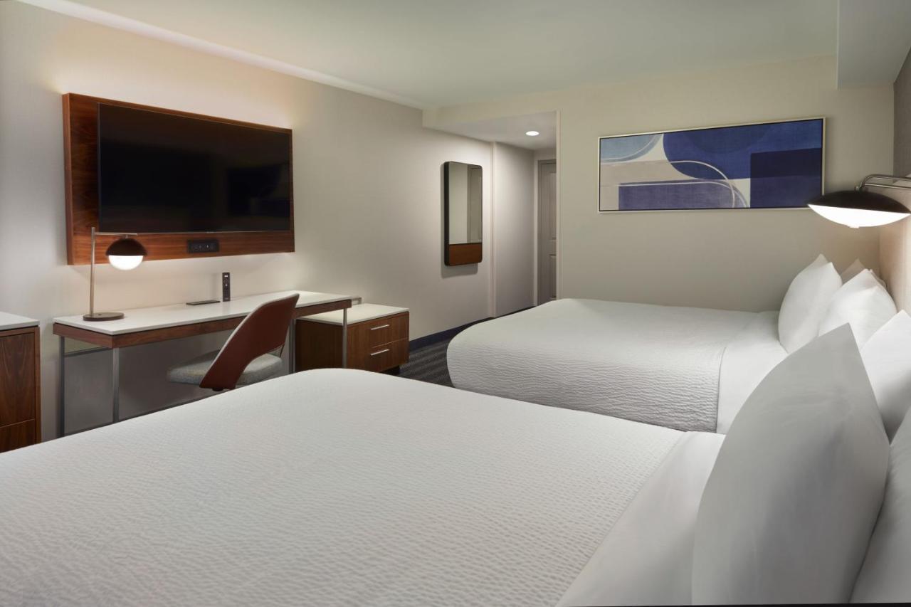 Courtyard By Marriott Kitchener Hotel Eksteriør billede