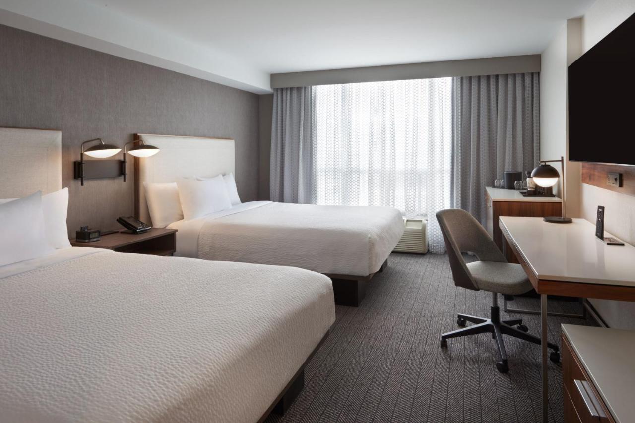 Courtyard By Marriott Kitchener Hotel Eksteriør billede