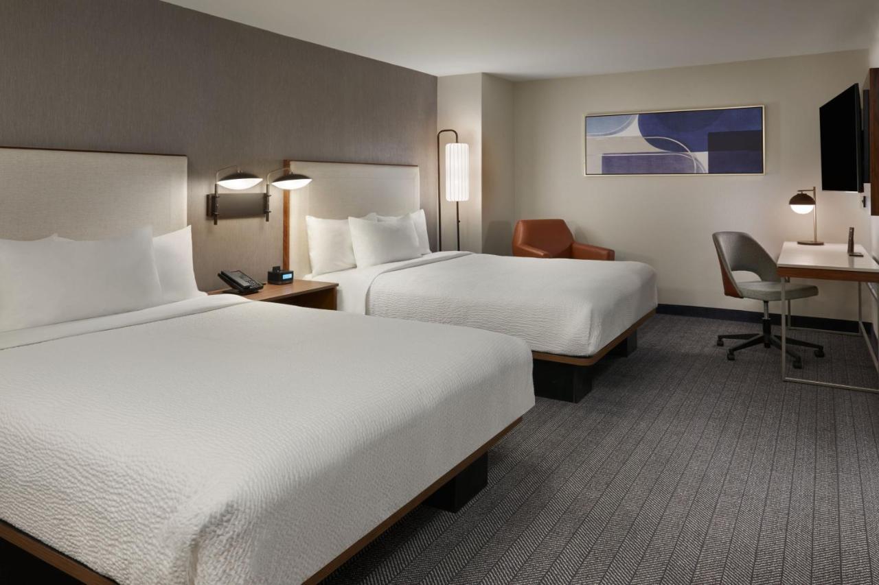 Courtyard By Marriott Kitchener Hotel Eksteriør billede