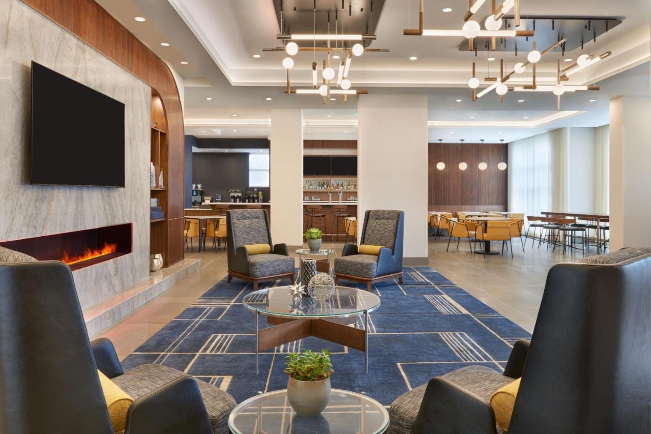 Courtyard By Marriott Kitchener Hotel Eksteriør billede