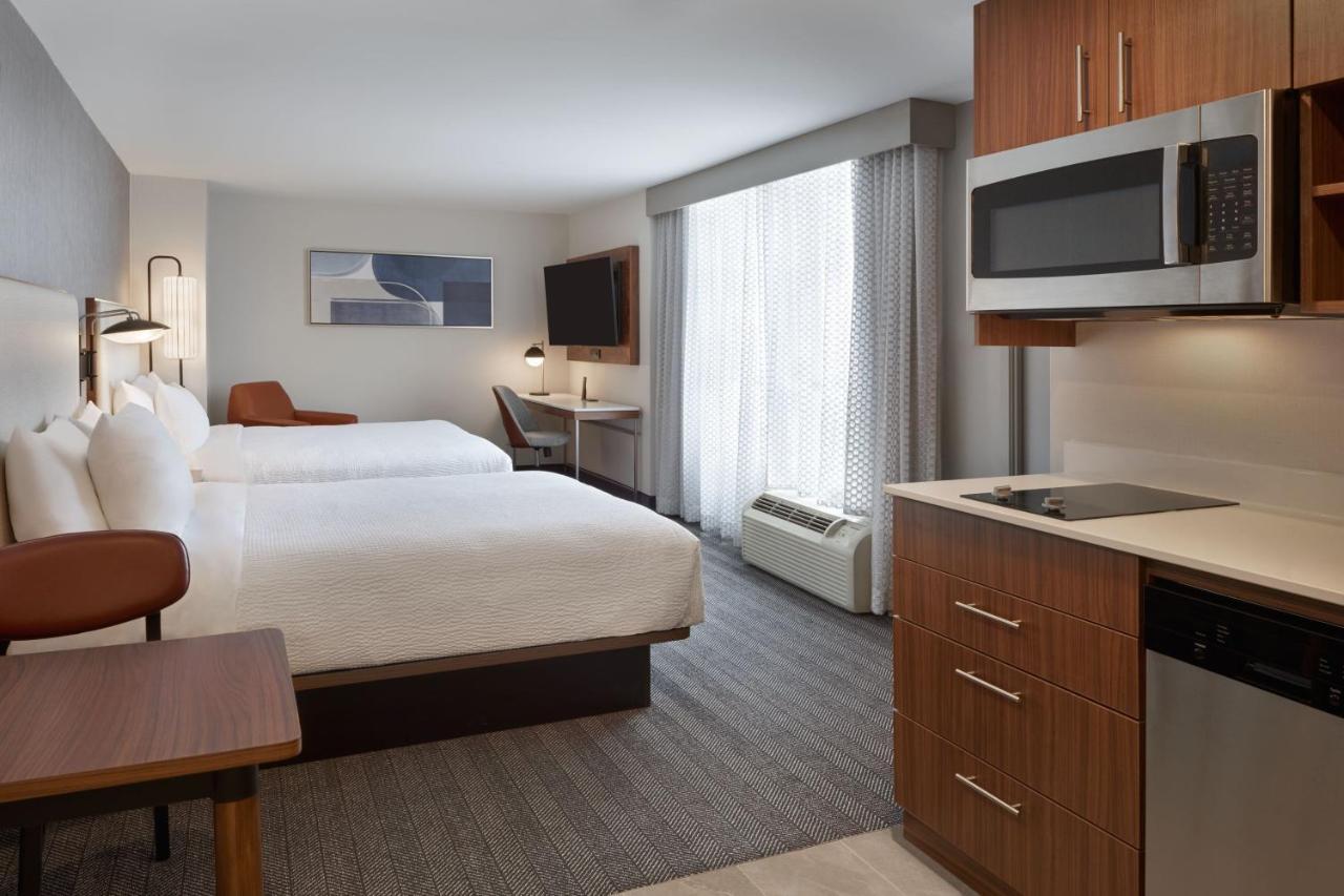 Courtyard By Marriott Kitchener Hotel Eksteriør billede