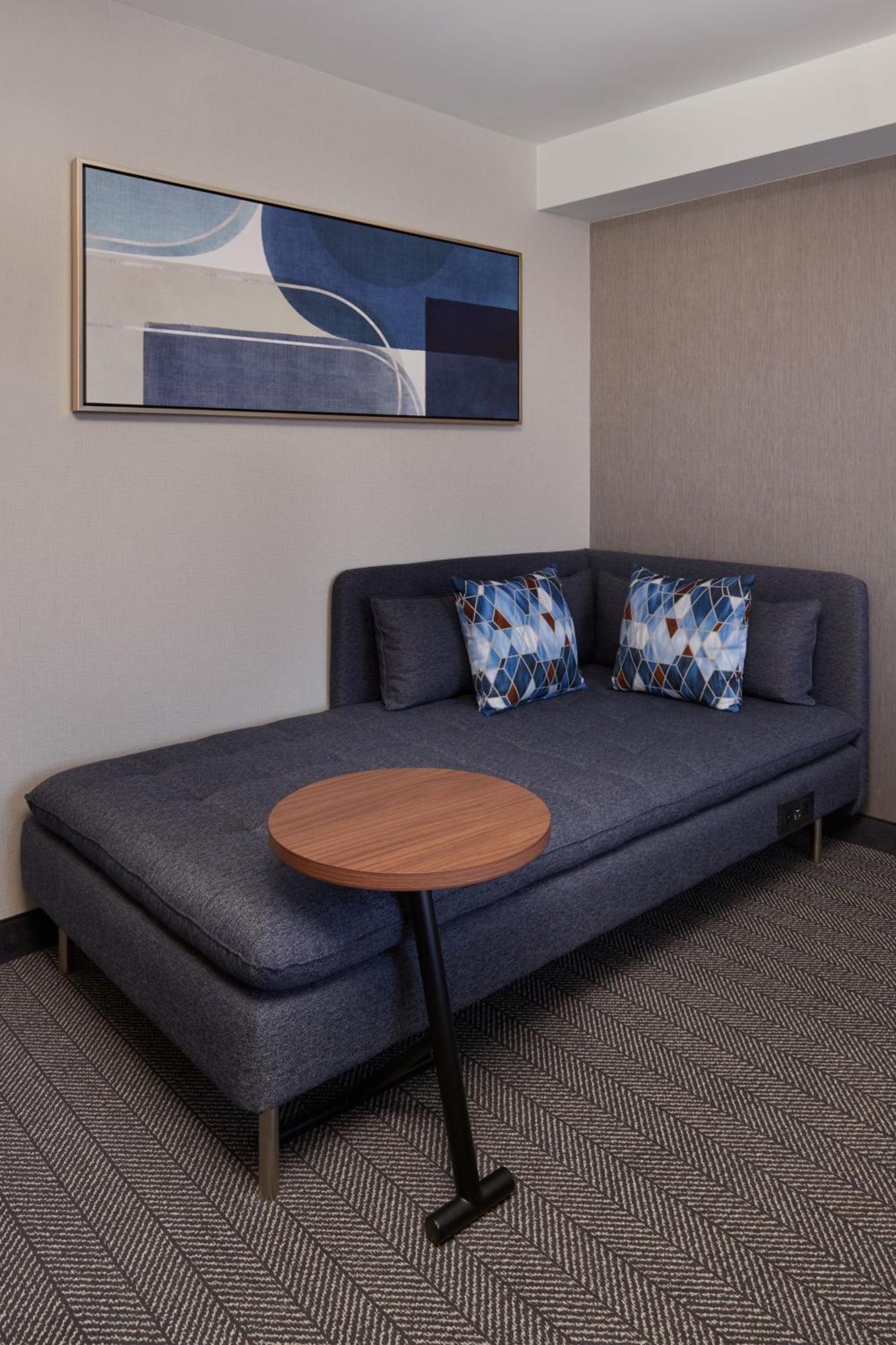 Courtyard By Marriott Kitchener Hotel Eksteriør billede